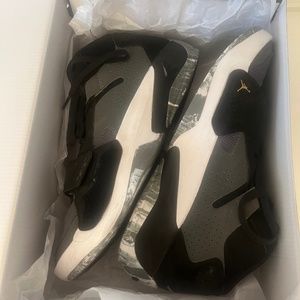 Jordan Zion 2 TB 'Black Metallic Gold'